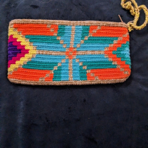 Colombian wristlet purse - Picture 2 of 2